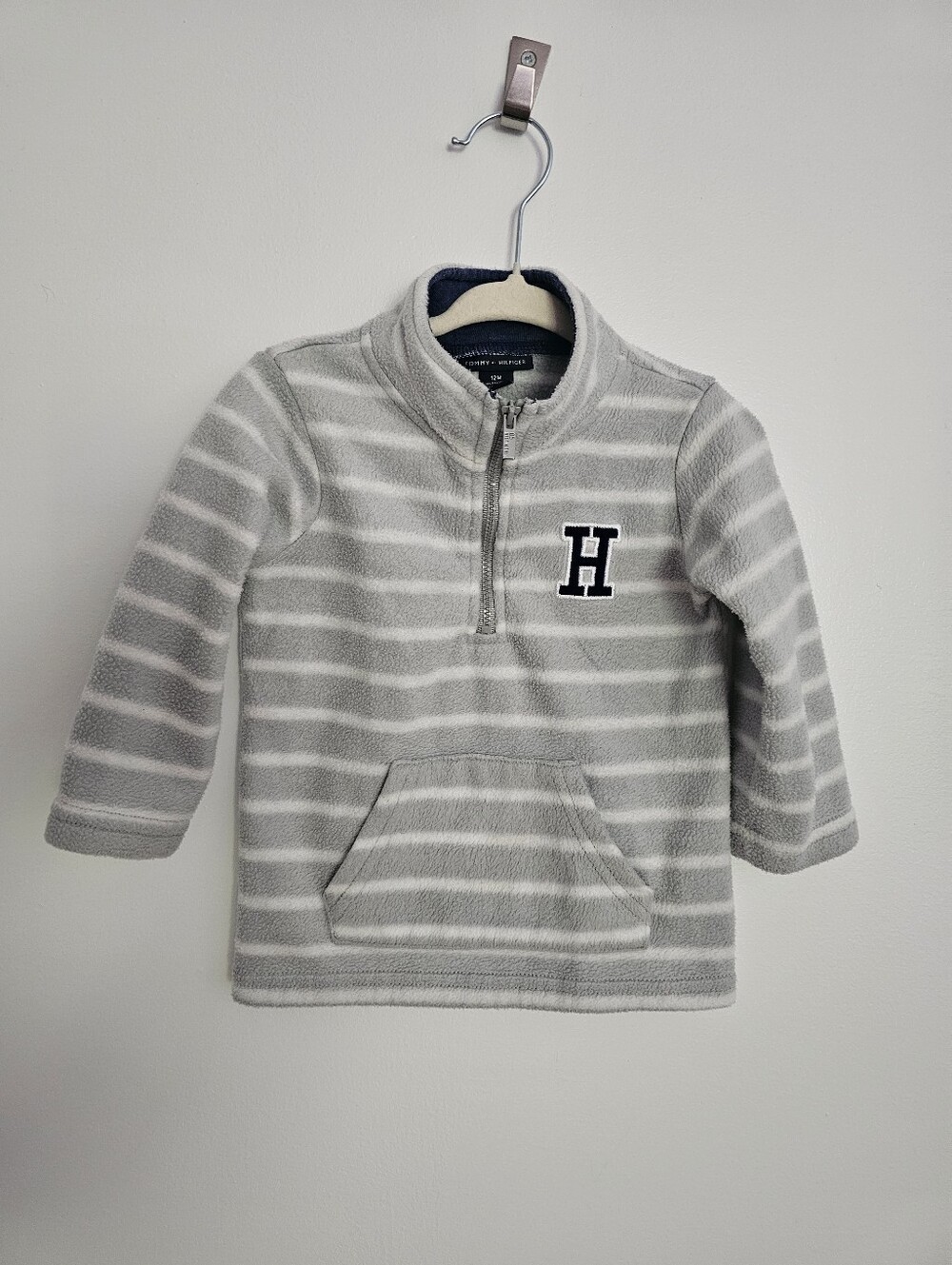 🧸2/20$ Tommy Hilfiger Gray Striped ¼ Zip-up Fleece Sweater Size 12M Toddler Boy